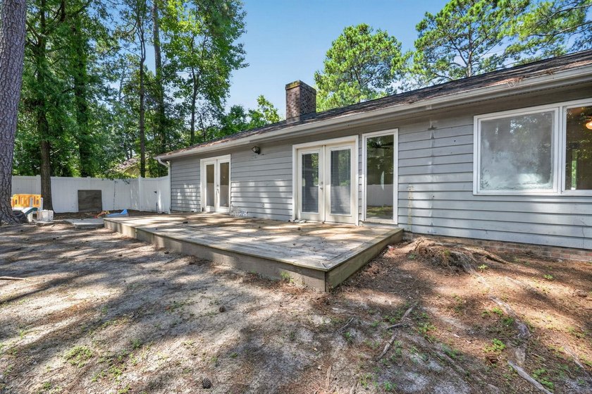 Three-bedroom, two-bathroom, single-story ranch home with a - photo 34