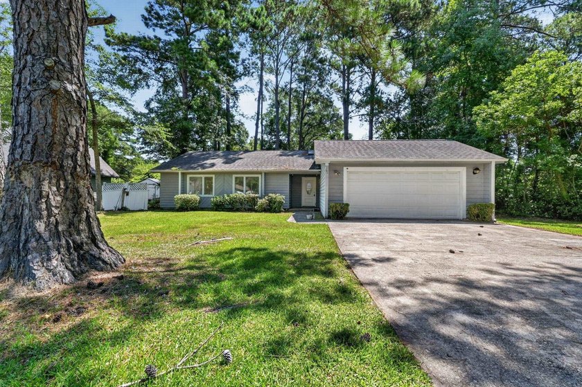 Three-bedroom, two-bathroom, single-story ranch home with a - photo 42