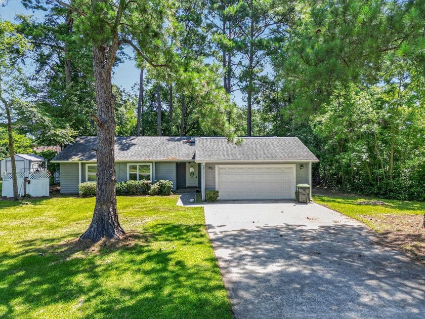 Three-bedroom, two-bathroom, single-story ranch home with a - photo 44