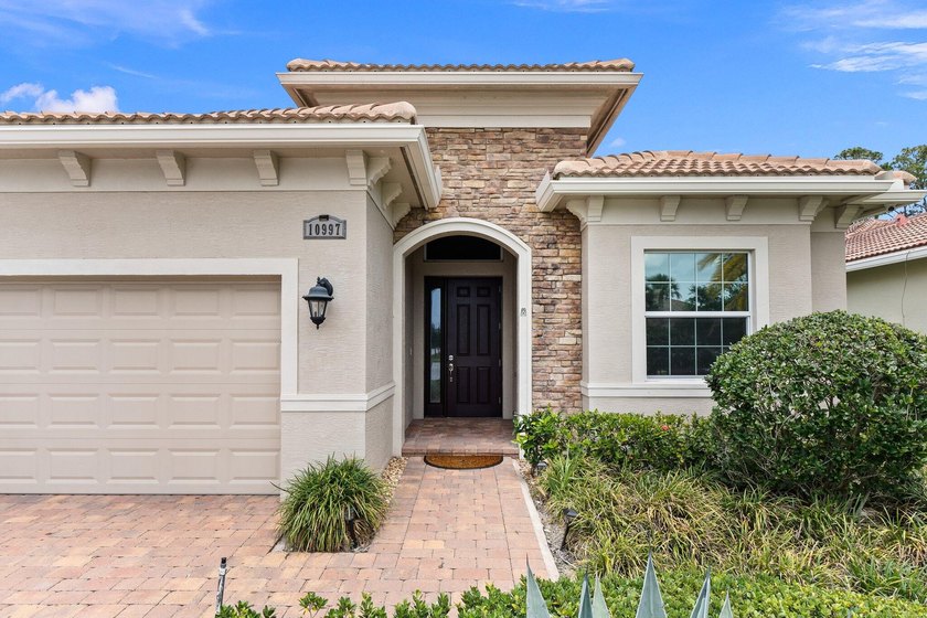 Welcome to your dream home! Nestled in the nicest Port St. Lucie - photo 5