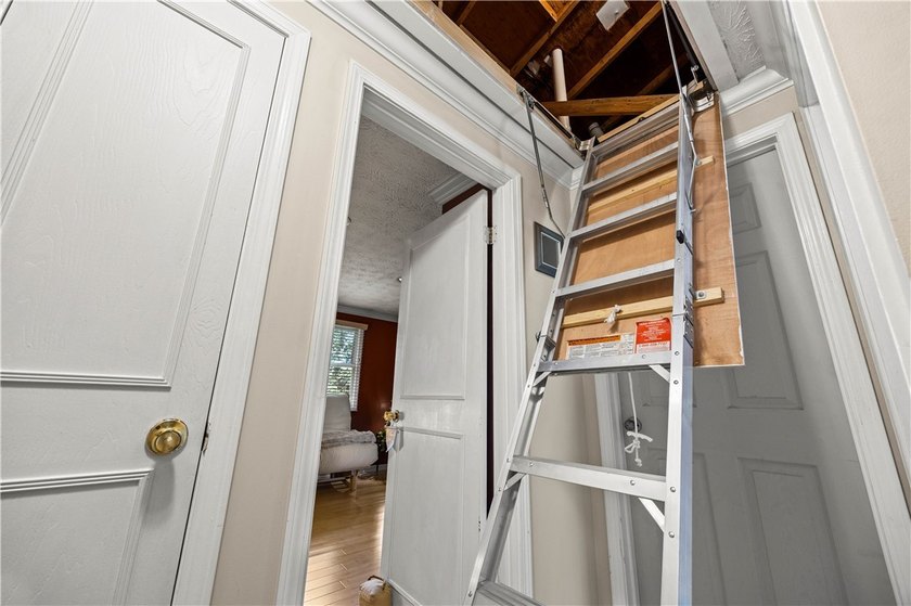 Living in the comfort of this townhouse feels like striking the - photo 18