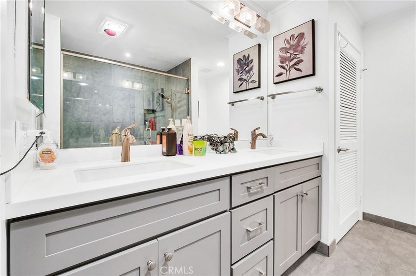 Welcome to this beautifully fully furnished, move-in-ready - photo 18