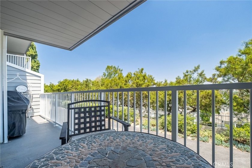 Welcome to this beautifully fully furnished, move-in-ready - photo 24