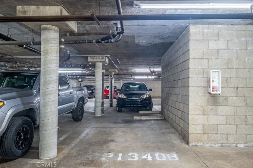 Welcome to this beautifully fully furnished, move-in-ready - photo 34