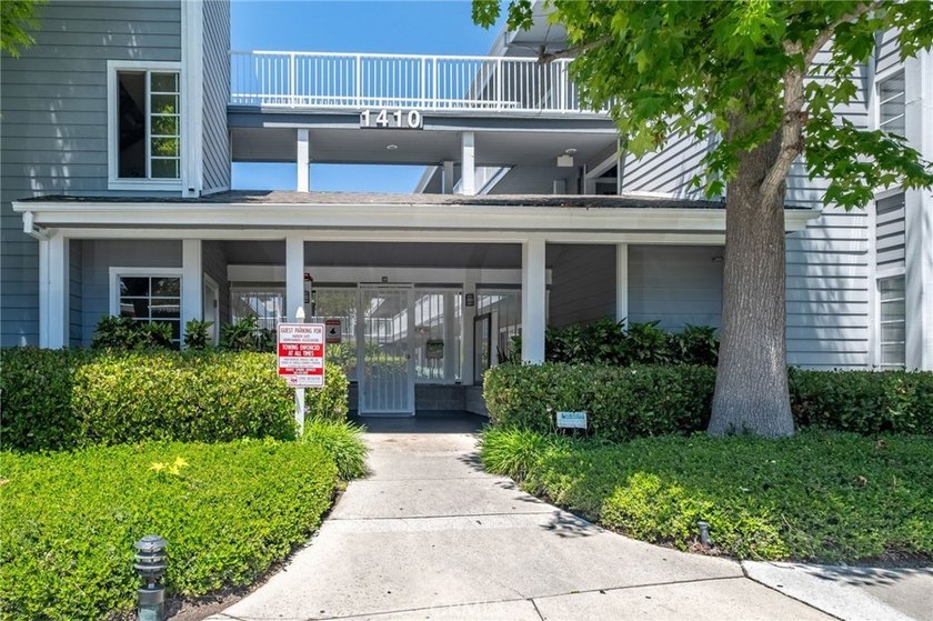 Welcome to this beautifully fully furnished, move-in-ready - photo 38