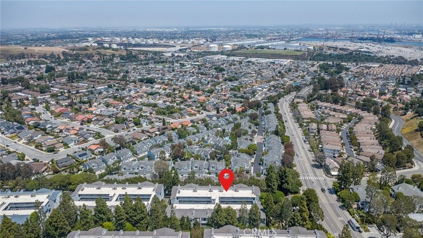 Welcome to this beautifully fully furnished, move-in-ready - photo 43