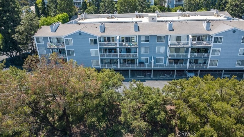 Welcome to this beautifully fully furnished, move-in-ready - photo 49