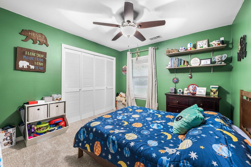 Beautifully renovated home tucked away on a quiet cul-de-sac in - photo 28