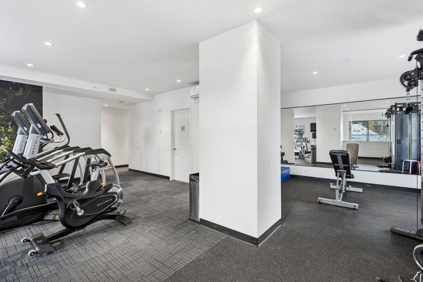 Rare condo de luxe d'une chambre, oriente nord-ouest, situe dans - photo 12