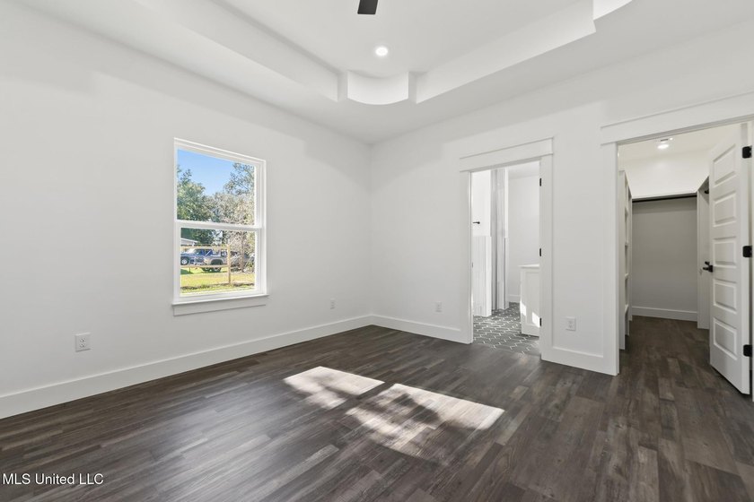 This beautifully crafted new construction home offers 4 bedrooms - photo 13