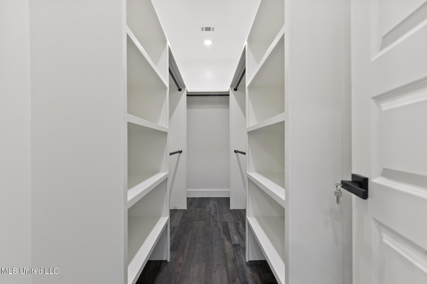 This beautifully crafted new construction home offers 4 bedrooms - photo 14