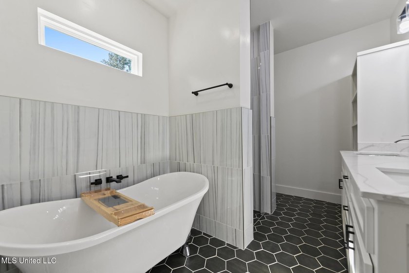 This beautifully crafted new construction home offers 4 bedrooms - photo 16