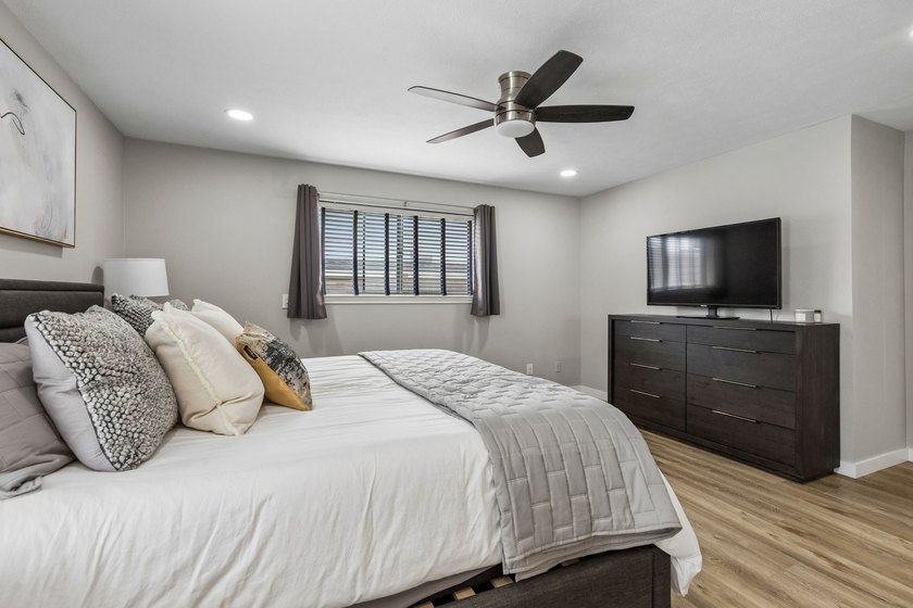 Nestled in the highly sought-after Canyon Creek neighborhood - photo 20