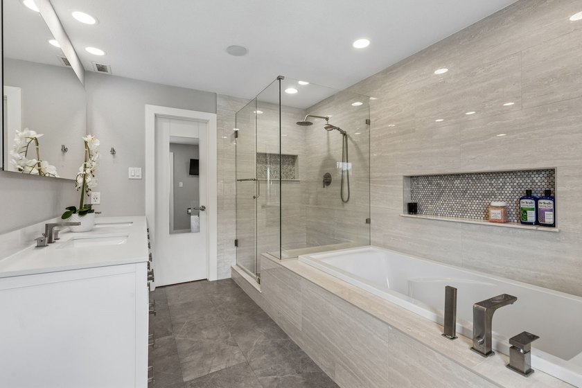 Nestled in the highly sought-after Canyon Creek neighborhood - photo 21