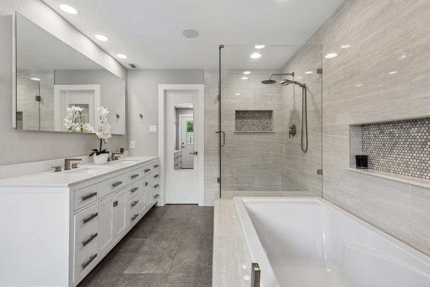 Nestled in the highly sought-after Canyon Creek neighborhood - photo 22