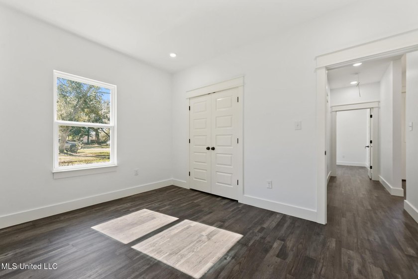This beautifully crafted new construction home offers 4 bedrooms - photo 23