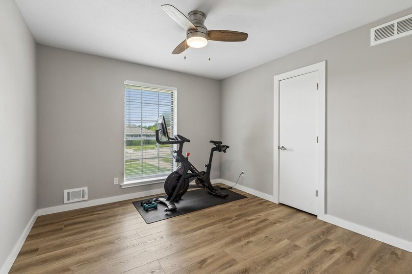Nestled in the highly sought-after Canyon Creek neighborhood - photo 27