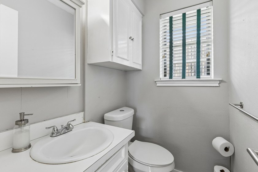 Nestled in the highly sought-after Canyon Creek neighborhood - photo 28