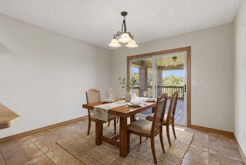 Discover the perfect blend of comfort, privacy, and Ozarks - photo 11