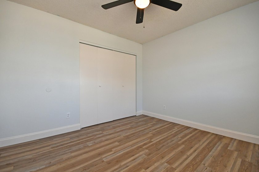 Welcome to 1824 Mallard Dr, Unit B, a well-maintained residence - photo 33