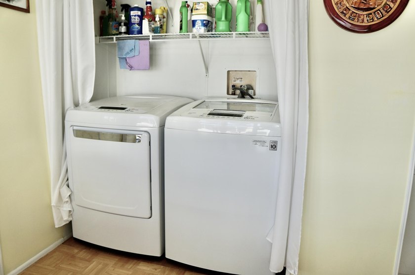FREE GOLF! Located on a cul-de-sac this beautifully maintained - photo 11