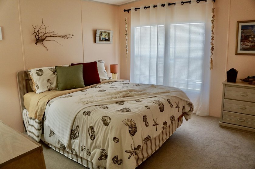 FREE GOLF! Located on a cul-de-sac this beautifully maintained - photo 16