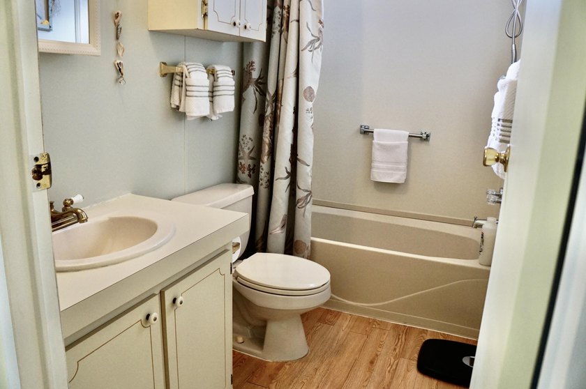 FREE GOLF! Located on a cul-de-sac this beautifully maintained - photo 18
