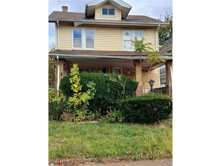 Charming Colonial with Great Potential in Cleveland! Welcome to - photo 2