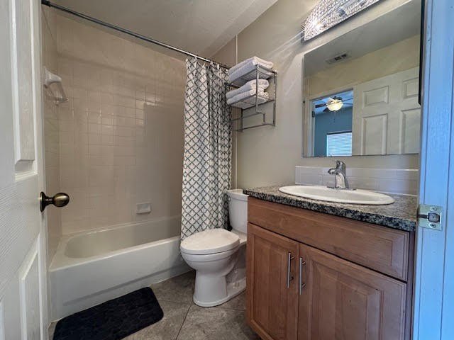 This fully furnished ground floor condo has tile floor and - photo 16