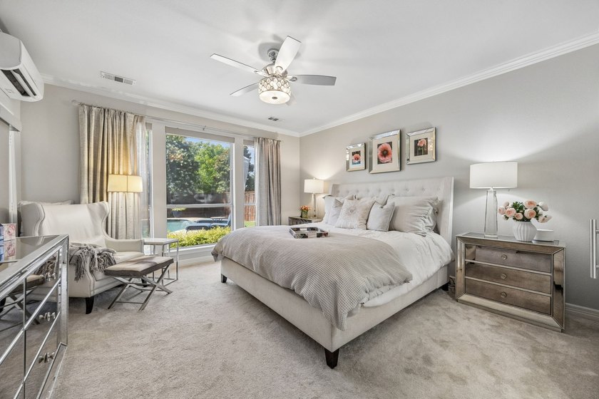 This sprawling 5-bedroom, 3.5-bathroom family estate offers - photo 18