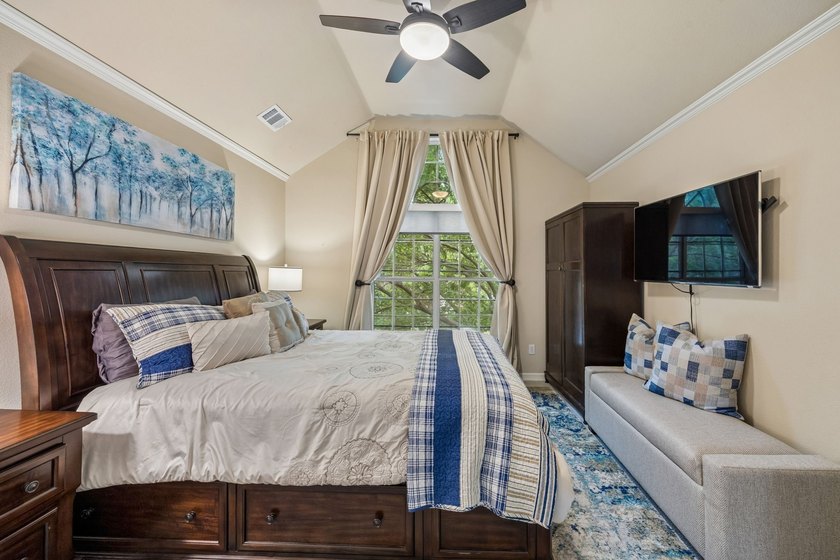 This sprawling 5-bedroom, 3.5-bathroom family estate offers - photo 32