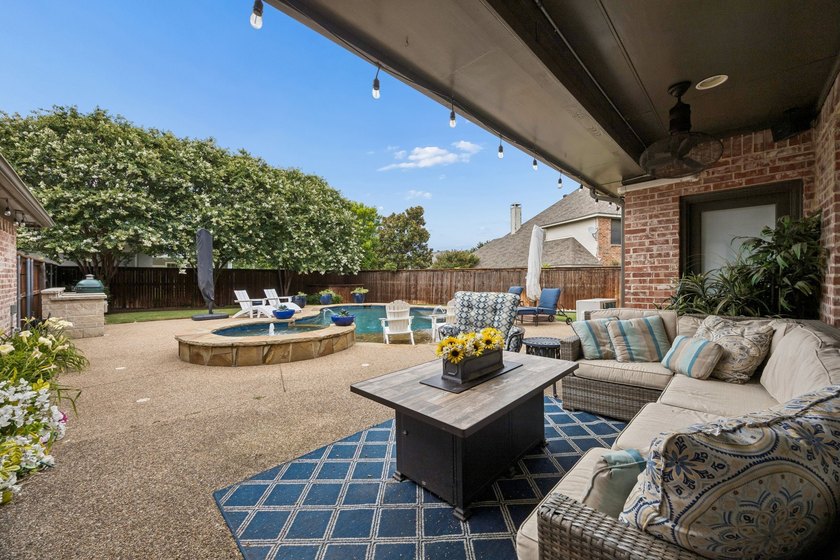 This sprawling 5-bedroom, 3.5-bathroom family estate offers - photo 35
