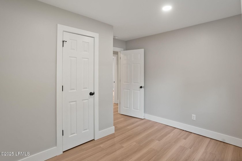 Prime commercial space available on Lady's Island's second - photo 14
