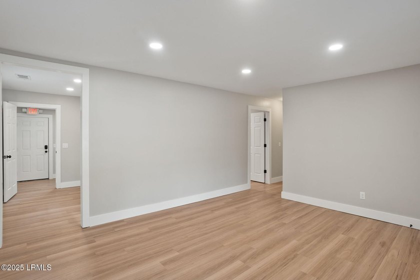 Prime commercial space available on Lady's Island's second - photo 20