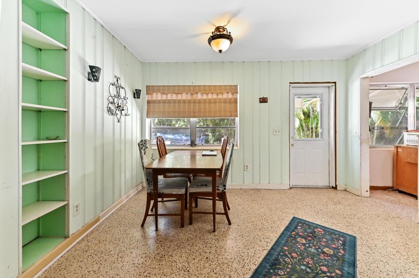 Single-family home located in the Historic District of Lake - photo 3