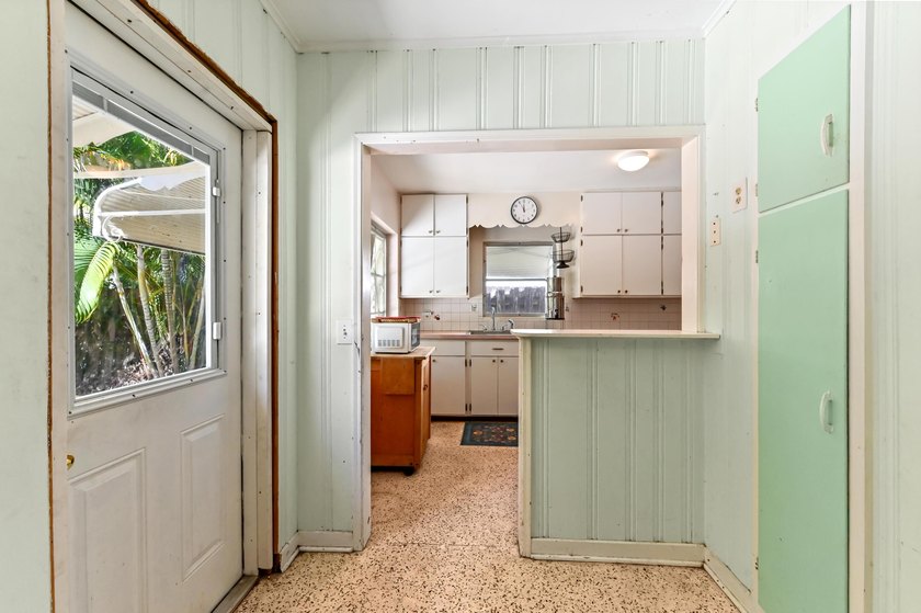 Single-family home located in the Historic District of Lake - photo 4