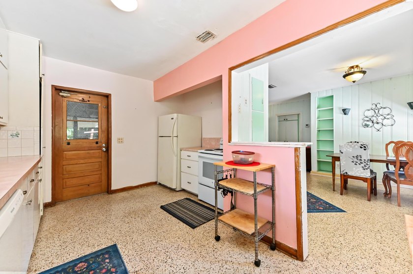 Single-family home located in the Historic District of Lake - photo 5