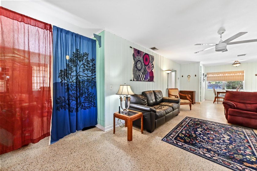 Single-family home located in the Historic District of Lake - photo 6
