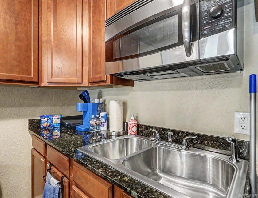 Turnkey Lakefront Condo on Lake Hamilton - Fully Furnished &amp; - photo 12