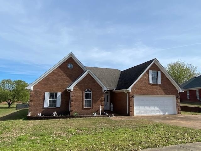 Welcome to Cross Creek Subdivision. A gated community on the - photo 2