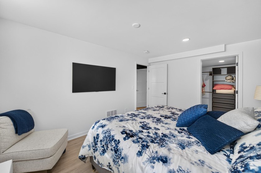 Bright, airy, and move-in ready, this stunning 4-bedroom ranch - photo 33
