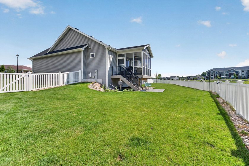 Bright, airy, and move-in ready, this stunning 4-bedroom ranch - photo 44