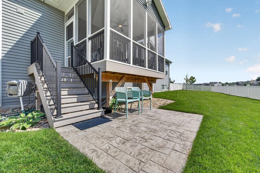 Bright, airy, and move-in ready, this stunning 4-bedroom ranch - photo 45