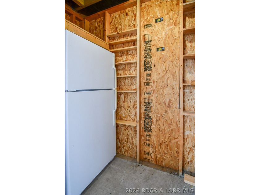 This is the perfect lakefront condo just in time for summer! - photo 14