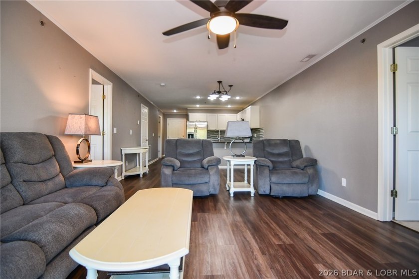 This is the perfect lakefront condo just in time for summer! - photo 15