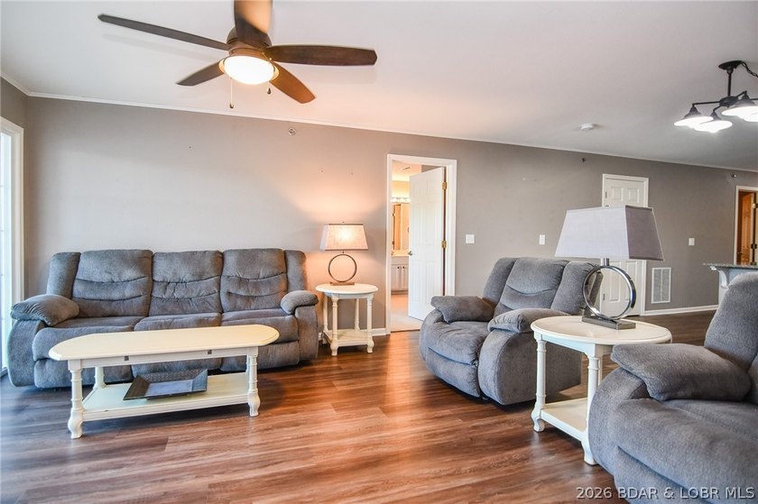 This is the perfect lakefront condo just in time for summer! - photo 16