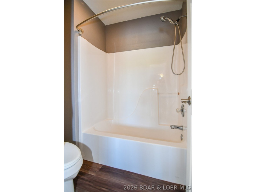 This is the perfect lakefront condo just in time for summer! - photo 26