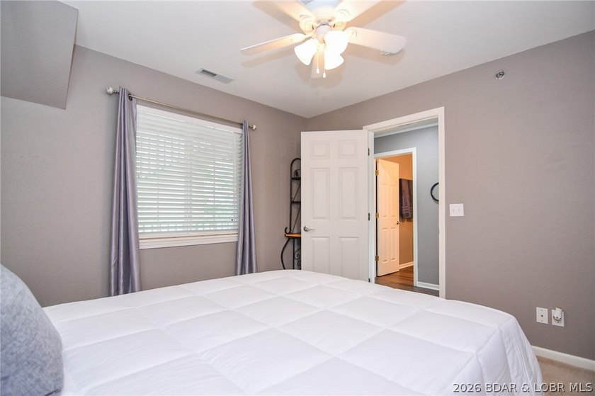 This is the perfect lakefront condo just in time for summer! - photo 28