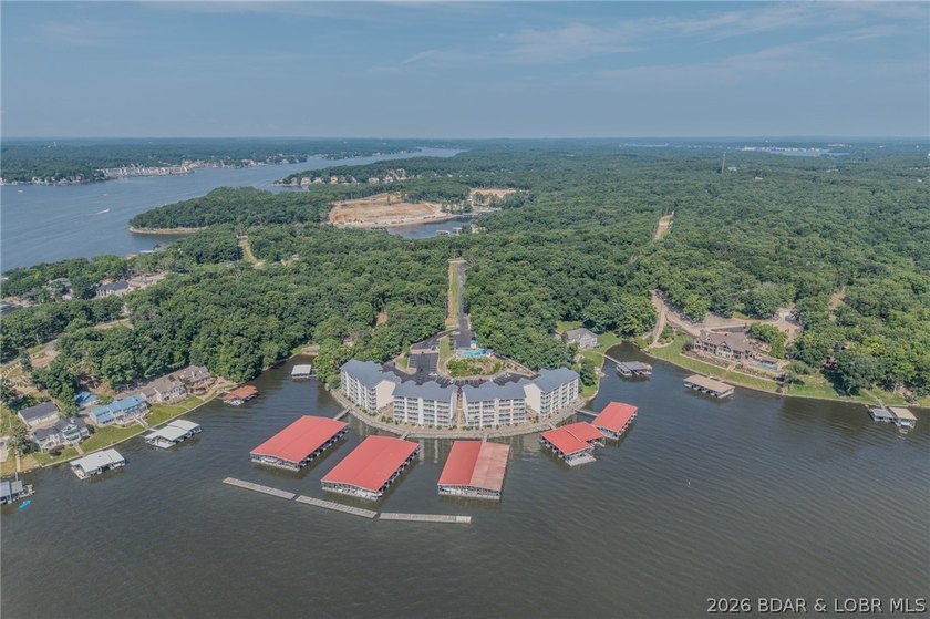 This is the perfect lakefront condo just in time for summer! - photo 36