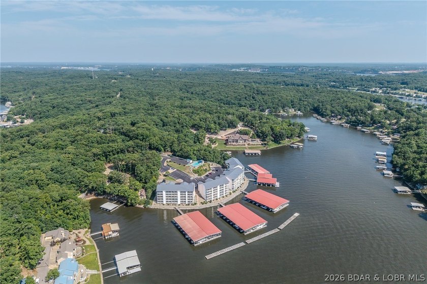 This is the perfect lakefront condo just in time for summer! - photo 37
